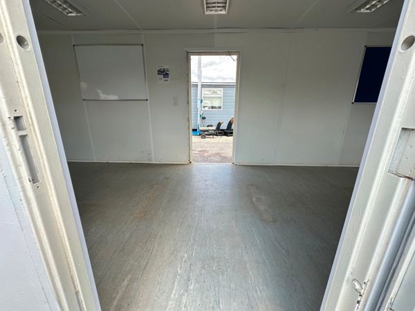 32 X 10 SITE OFFICE OPEN PLAN CABIN....670P 357427815