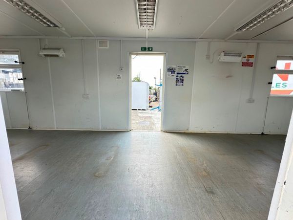 32 X 10 SITE OFFICE OPEN PLAN CABIN....670P 357427816
