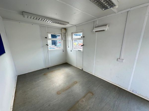 32 X 10 SITE OFFICE OPEN PLAN CABIN....670P 357427824