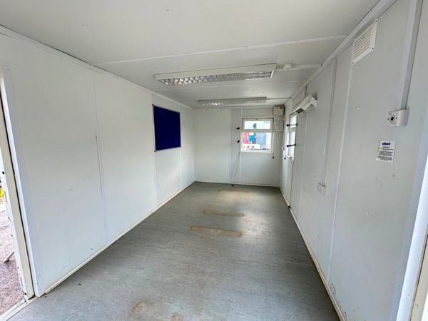 32 X 10 SITE OFFICE OPEN PLAN CABIN....670P 357427822