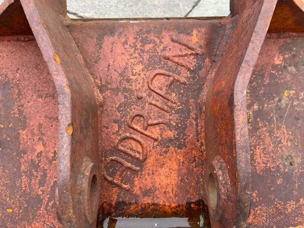60" GRADING BUCKET.....4-6 TONNE...........1327a. 357430049