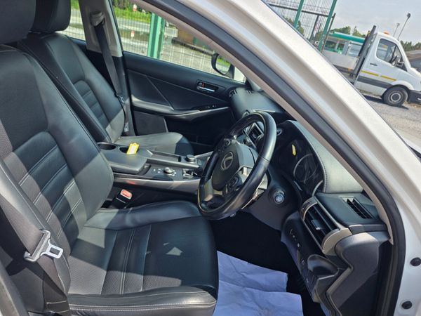 Lexus IS 300h Executive 2017 357484958