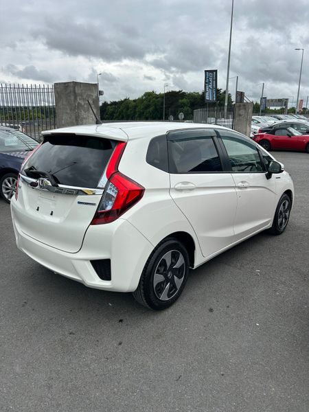 Honda fit auto hybrid low millage 357481556