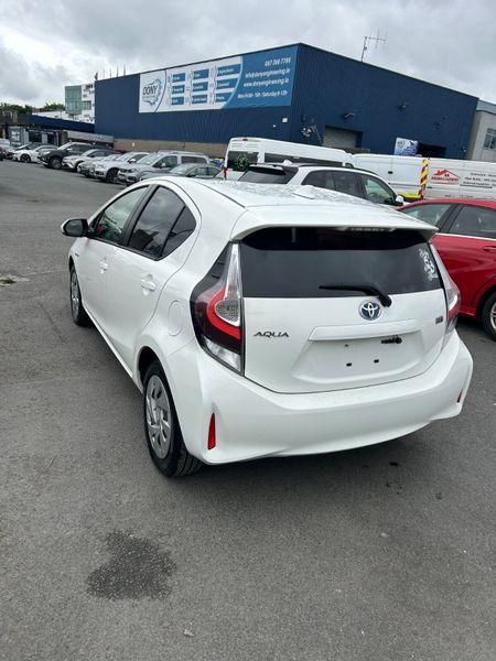 Toyota Aqua Hybrid auto 357482398