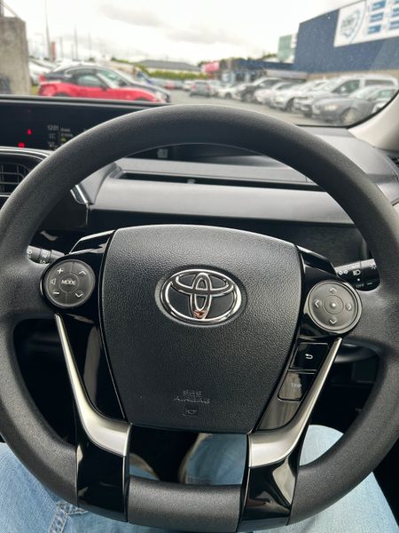 Toyota Aqua Hybrid auto 357482400