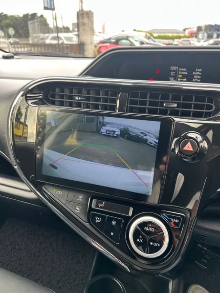 Toyota Aqua Hybrid auto 357482432