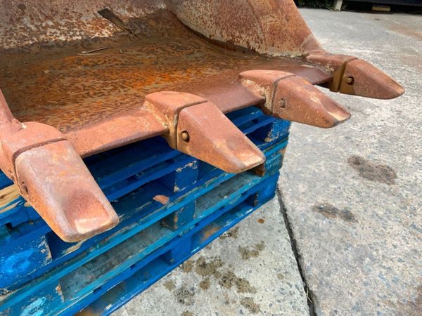 36" DIGGING BUCKET......65mm PINS........1283t. 357516490