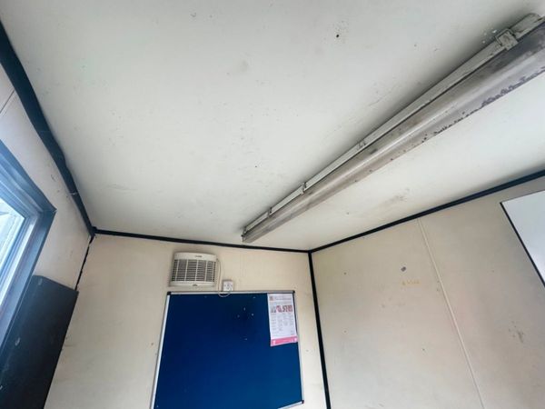 9 X 7 ...SITE OFFICE SECURITY HUT  CABIN ....4566 357517931