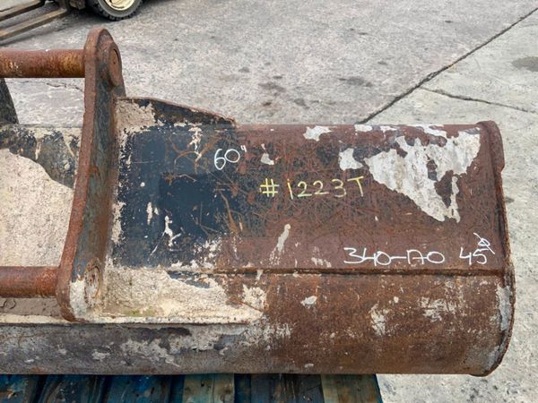 60" RHINOX GRADING BUCKET...45mm PINS....1223t. 357512060