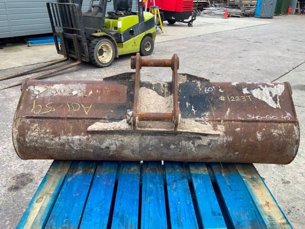 60" RHINOX GRADING BUCKET...45mm PINS....1223t. 357512061