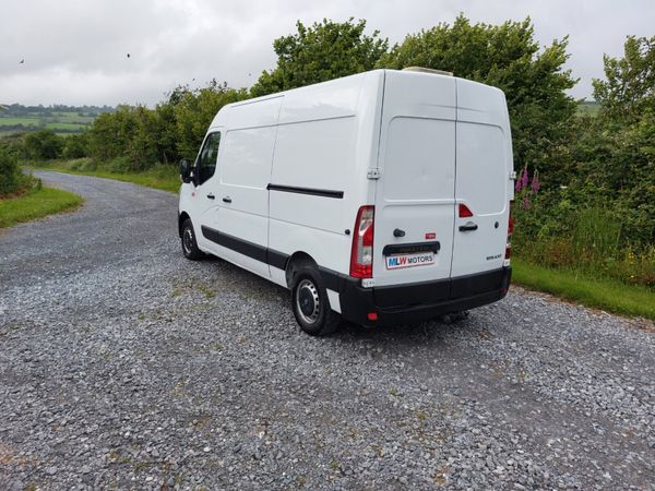 Renault Master 202 MWB Price includes VAT Mint Con 357513102