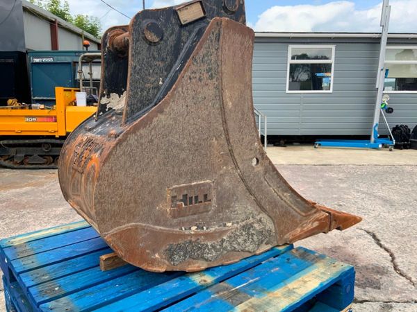 24" HILL DIGGING BUCKET...65mm PINS...........121 357513208