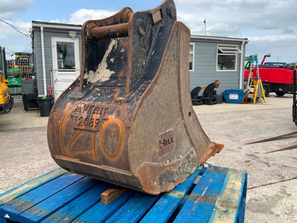 24" HILL DIGGING BUCKET...65mm PINS...........121 357513209