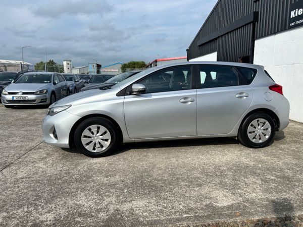 2014 Toyota Auris 357717787