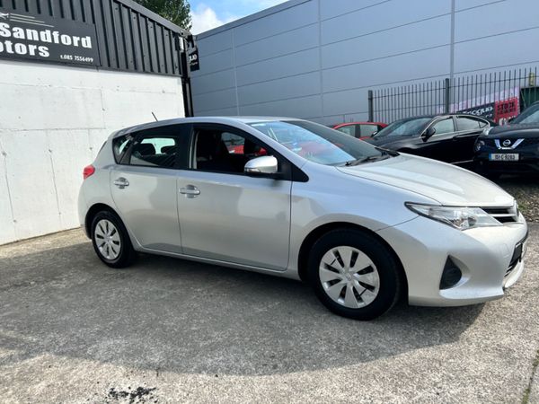 2014 Toyota Auris 357717804