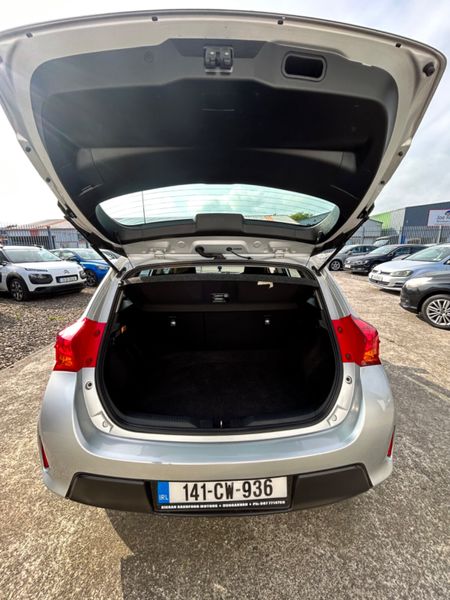 2014 Toyota Auris 357717809