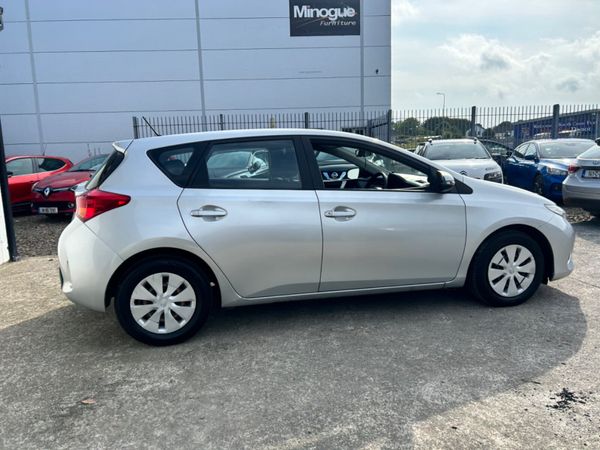 2014 Toyota Auris 357717801