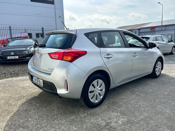 2014 Toyota Auris 357717803
