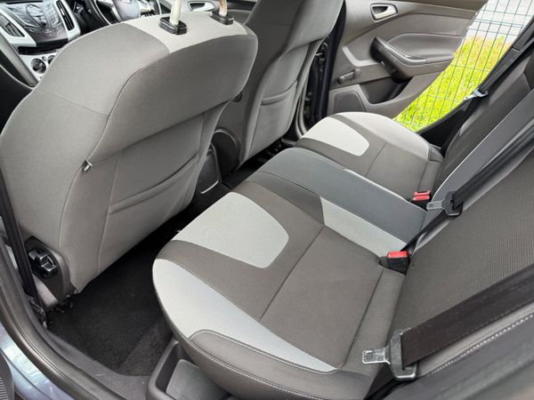 Ford Focus 2012 Zetec 357752703