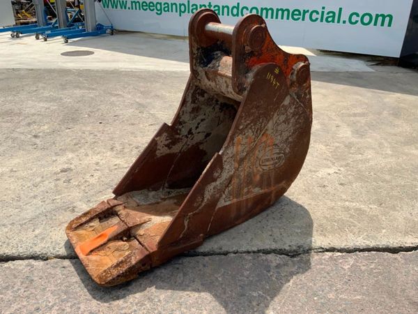 24" STRICKLAND BUCKET........80mm PINS.......1194 357769115