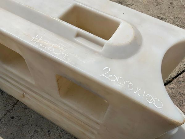2.0mts x 1.0mts PLASTIC SAFETY BOLLARDS.....2834. 357769384