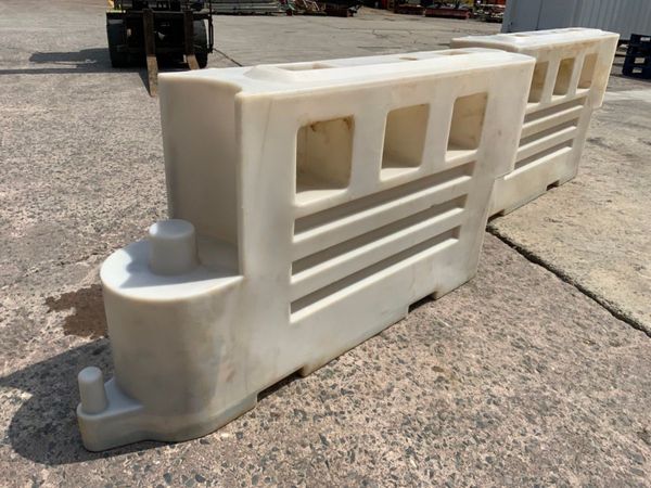 2.0mts x 1.0mts PLASTIC SAFETY BOLLARDS.....2834. 357769389