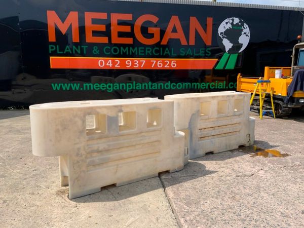 2.0mts x 1.0mts PLASTIC SAFETY BOLLARDS.....2834. 357769381