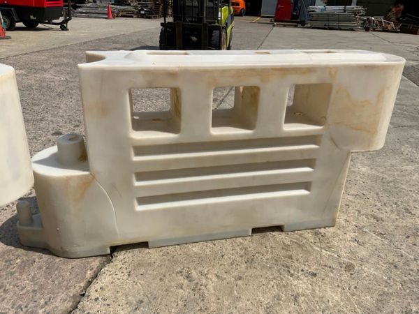 2.0mts x 1.0mts PLASTIC SAFETY BOLLARDS.....2834. 357769390