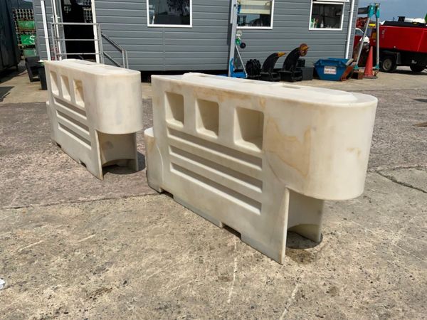 2.0mts x 1.0mts PLASTIC SAFETY BOLLARDS.....2834. 357769391