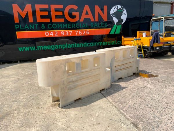 2.0mts x 1.0mts PLASTIC SAFETY BOLLARDS.....2834. 357769392