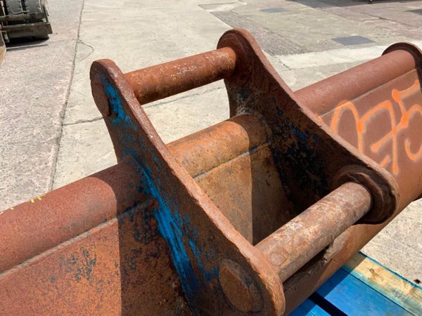72" BMC GRADING BUCKET........65mm PINS....1275t 357769420