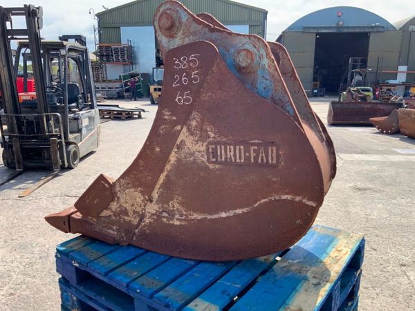 24" EUROFAB DIGGING BUCKET.....65mm PINS....1279t. 357786828