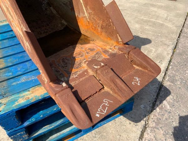 24" EUROFAB DIGGING BUCKET.....65mm PINS....1279t. 357786823