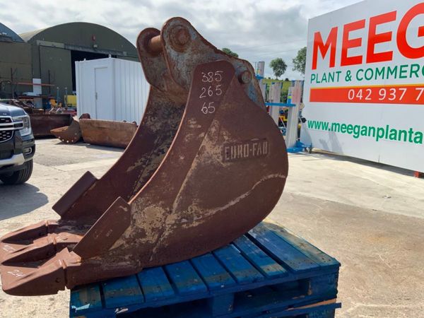 24" EUROFAB DIGGING BUCKET.....65mm PINS....1279t. 357786830