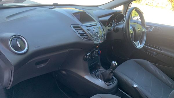 Ford Fiesta Zetec  Nct 04/27 ! 357795603