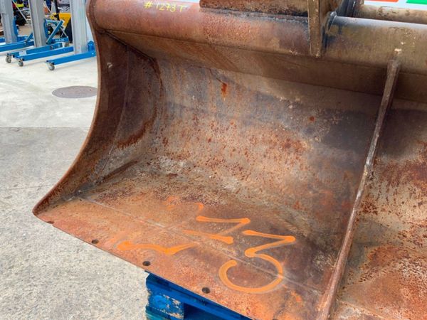 84" STRICKLAND GRADING BUCKET....80mm PINS....1273 357798697
