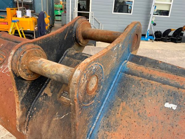 84" STRICKLAND GRADING BUCKET....80mm PINS....1273 357798692