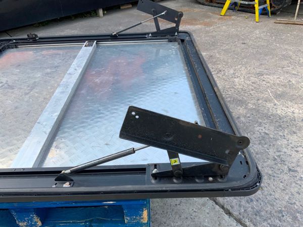 VW AMORAK TONNEAU LOAD  BED COVER....5192. 357816736