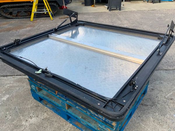 VW AMORAK TONNEAU LOAD  BED COVER....5192. 357816738