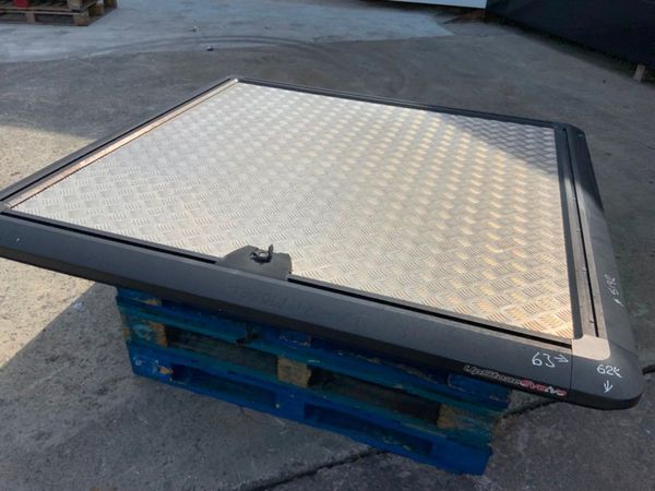 VW AMORAK TONNEAU LOAD  BED COVER....5192. 357816742