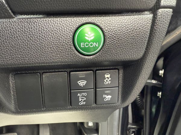 2015 Honda Jazz/Fit 1.5 Hybrid auto Top Specs 357868917