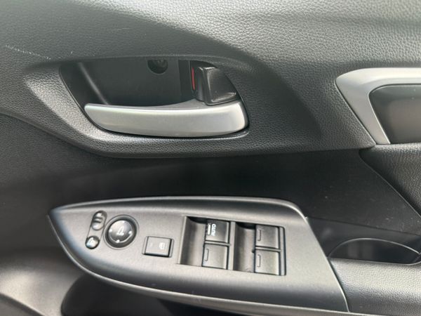 2015 Honda Jazz/Fit 1.5 Hybrid auto Top Specs 357868918
