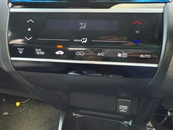 2015 Honda Jazz/Fit 1.5 Hybrid auto Top Specs 357868912