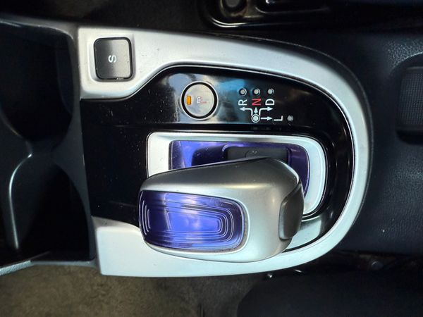 2015 Honda Jazz/Fit 1.5 Hybrid auto Top Specs 357869172