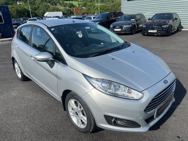 2015 (152) Ford Fiesta Zetec 1.25 Petrol 357883362