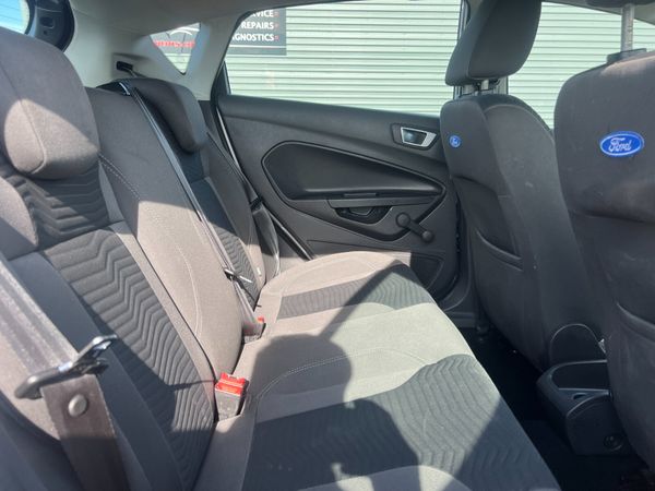 2015 (152) Ford Fiesta Zetec 1.25 Petrol 357883376