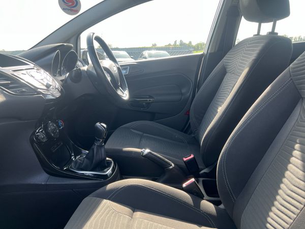 2015 (152) Ford Fiesta Zetec 1.25 Petrol 357883379