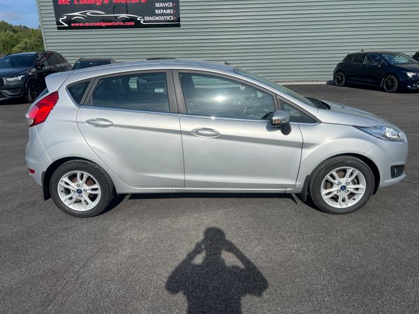 2015 (152) Ford Fiesta Zetec 1.25 Petrol 357883372