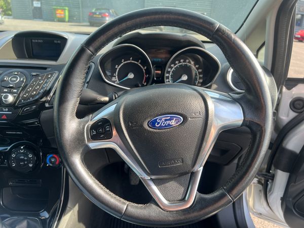 2015 (152) Ford Fiesta Zetec 1.25 Petrol 357883380