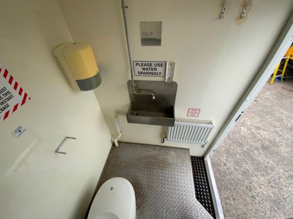 SELF CONTAINED PORTABLE TOILET CONTAINER...899. 357892336
